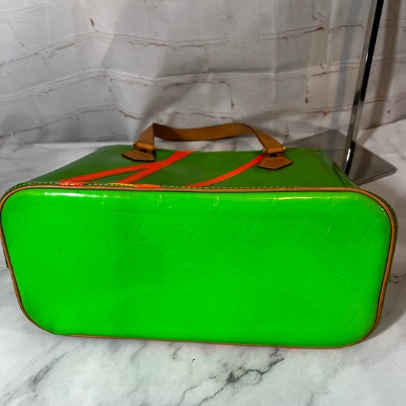 GUC Louis Vuitton X Robert Wilson Green Vernis Houston Tote - Picture 3 of 11